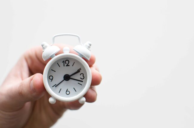 how-long-does-laser-eye-surgery-take Small clock - How long does laser eye surgery take? Cathedral Eye Clinic