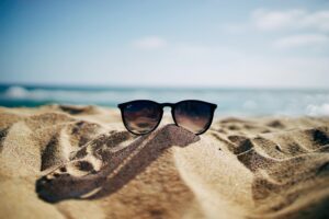 Using Sunglasses for eye protection - Cathedral eye clinic blogs
